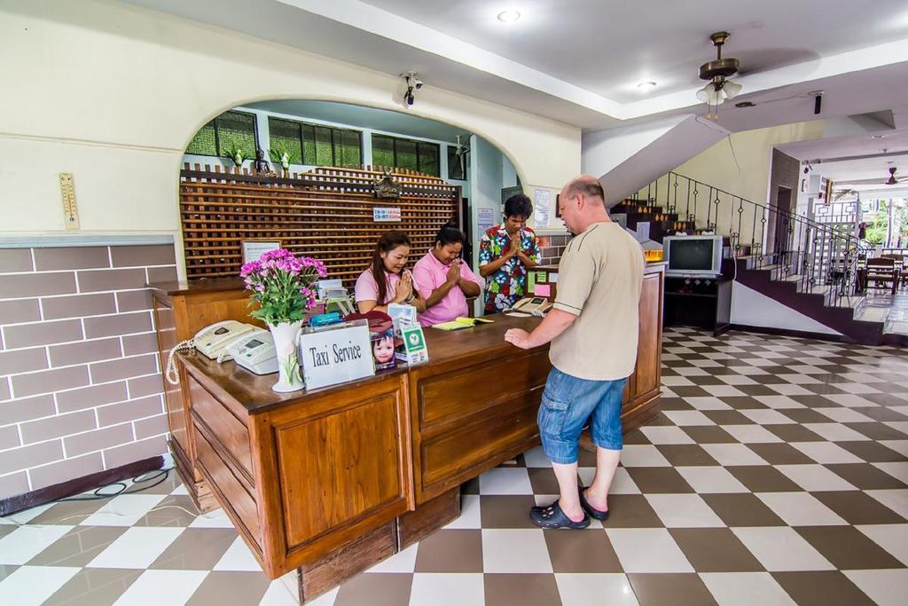 Sutus Court 2 Hotell Pattaya Eksteriør bilde