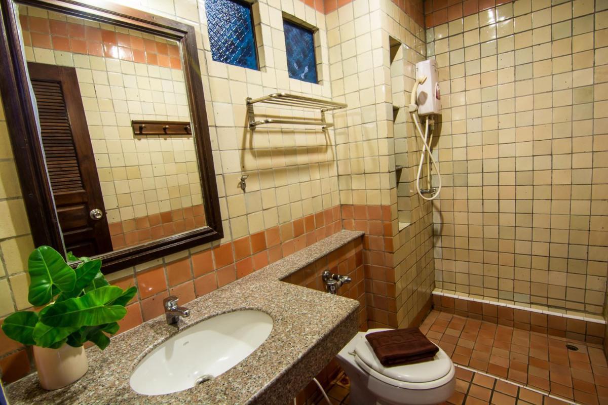 Sutus Court 2 Hotell Pattaya Eksteriør bilde