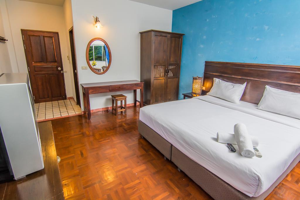 Sutus Court 2 Hotell Pattaya Eksteriør bilde