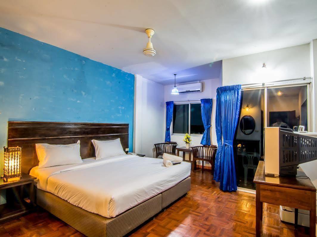 Sutus Court 2 Hotell Pattaya Eksteriør bilde