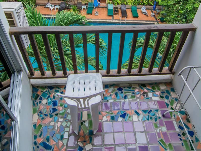 Sutus Court 2 Hotell Pattaya Eksteriør bilde