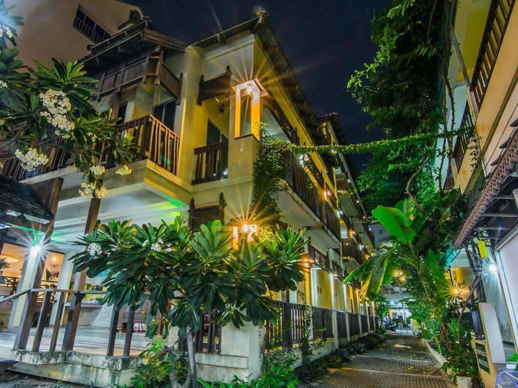 Sutus Court 2 Hotell Pattaya Eksteriør bilde
