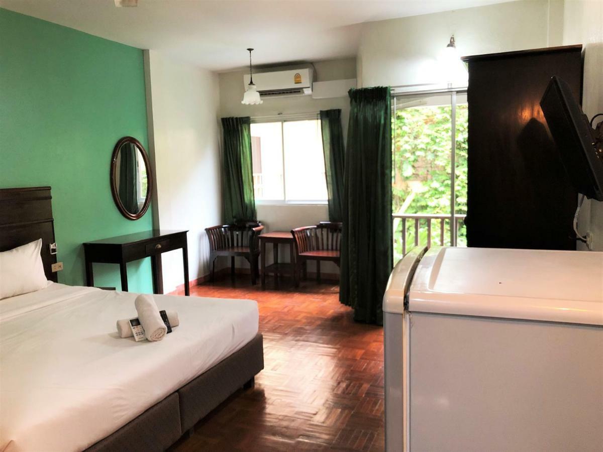 Sutus Court 2 Hotell Pattaya Eksteriør bilde