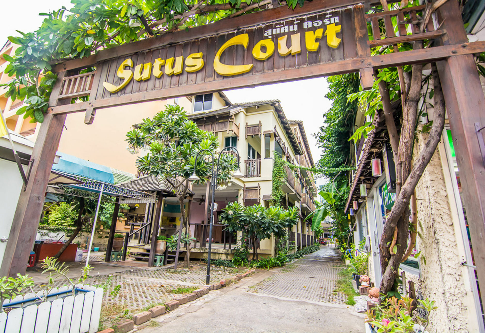 Sutus Court 2 Hotell Pattaya Eksteriør bilde