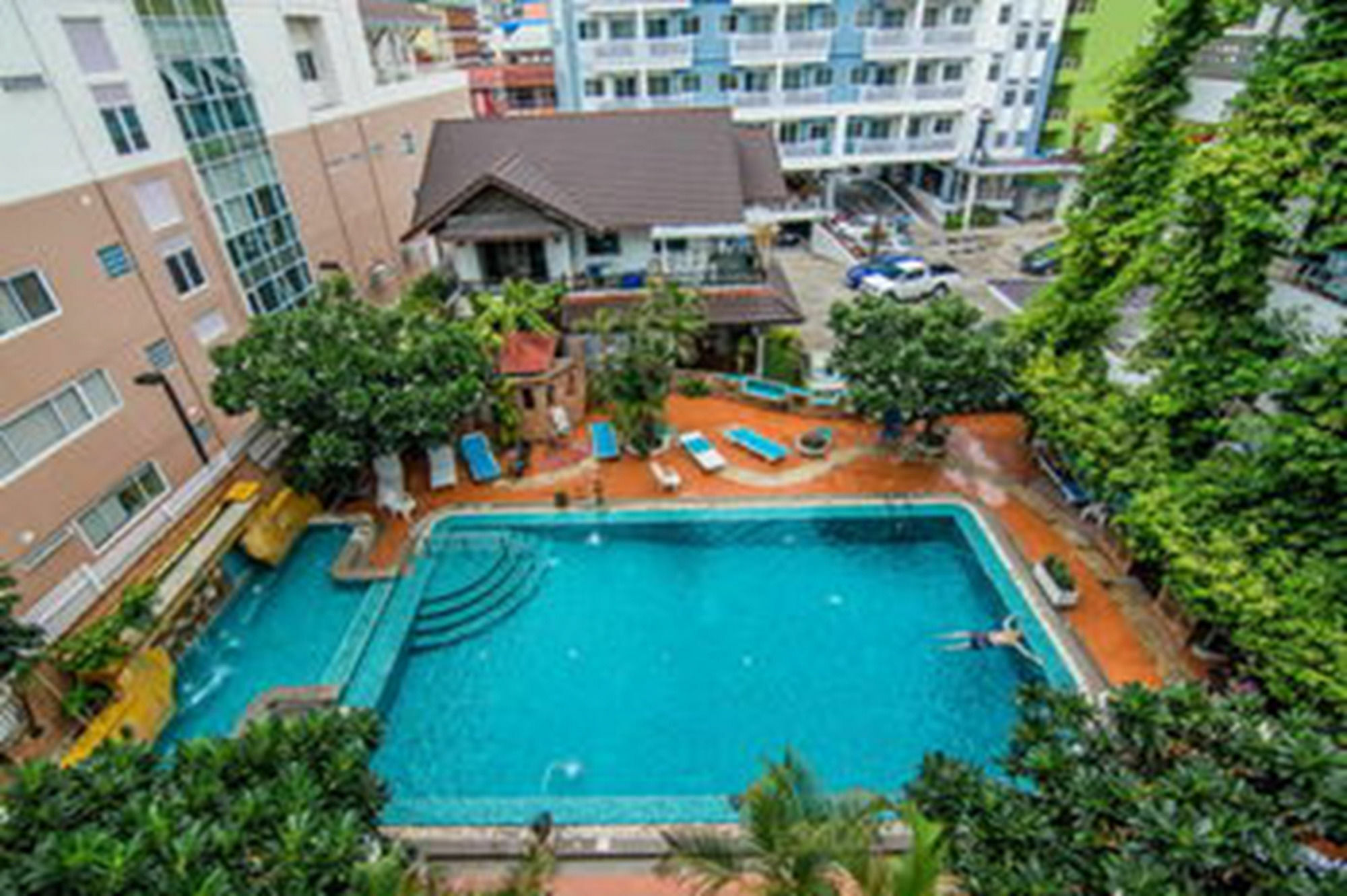 Sutus Court 2 Hotell Pattaya Eksteriør bilde