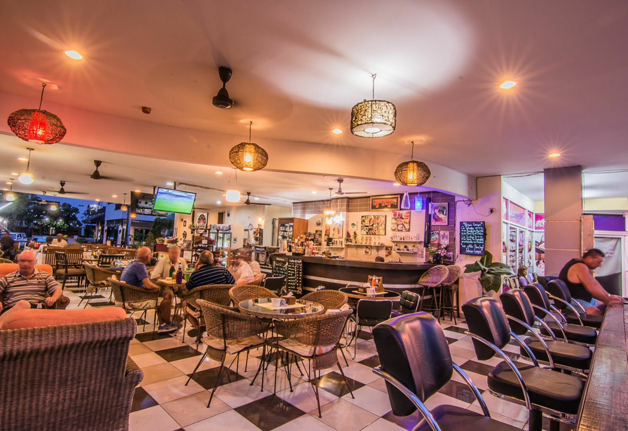 Sutus Court 2 Hotell Pattaya Eksteriør bilde