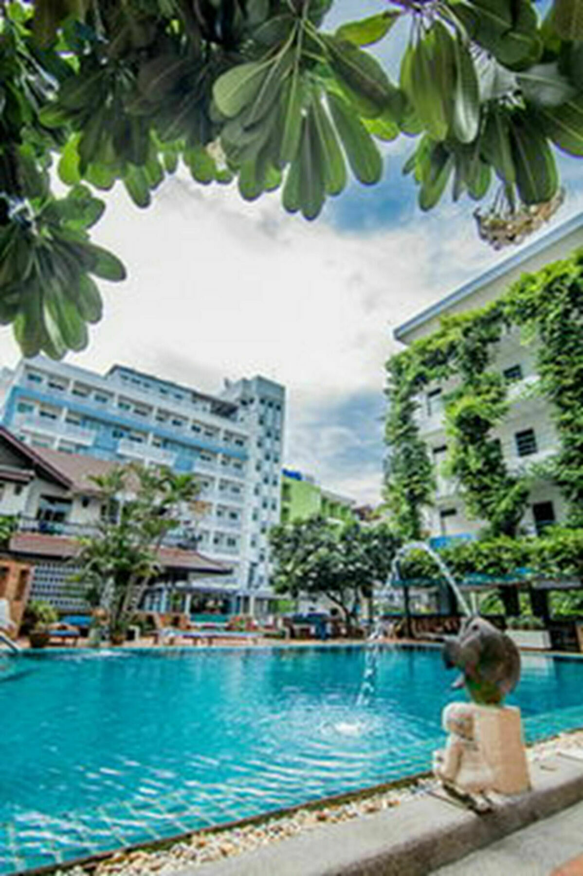 Sutus Court 2 Hotell Pattaya Eksteriør bilde