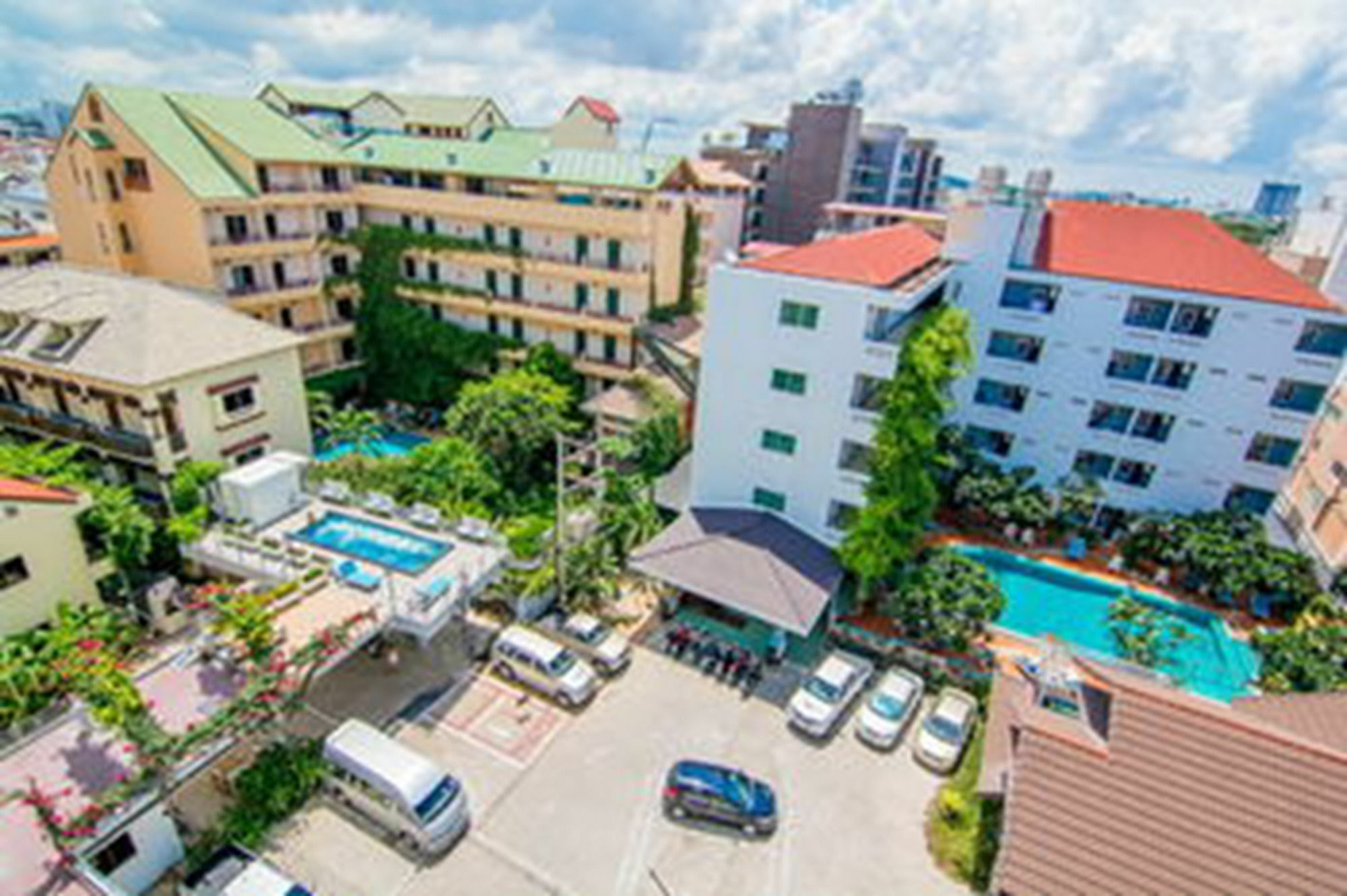Sutus Court 2 Hotell Pattaya Eksteriør bilde